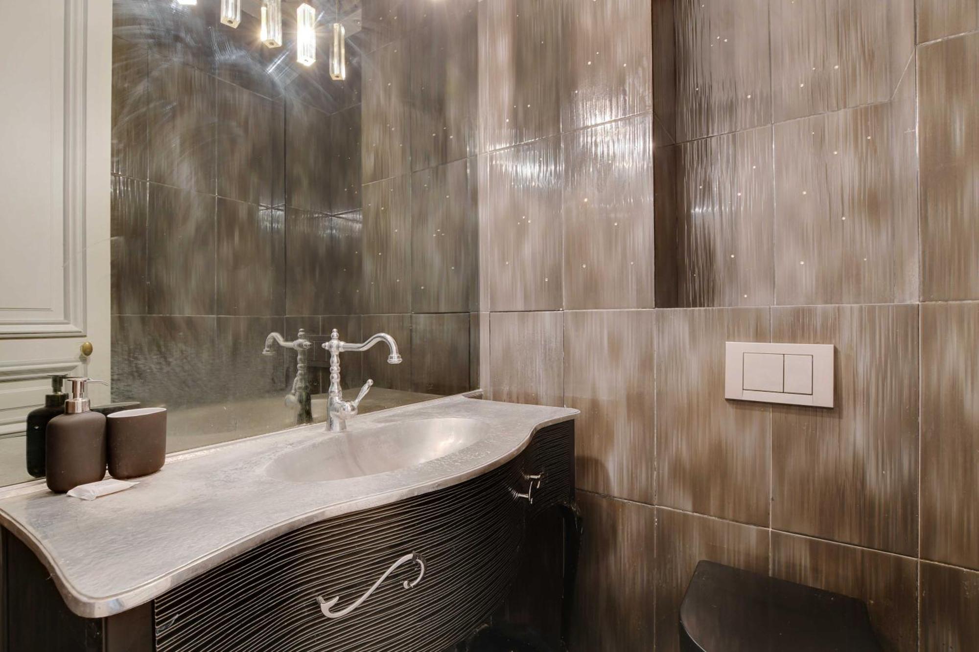 Appartamento Magnificent Appt - 2bd For 4p - Close Champs-elysees & Pont De L'alma Parigi